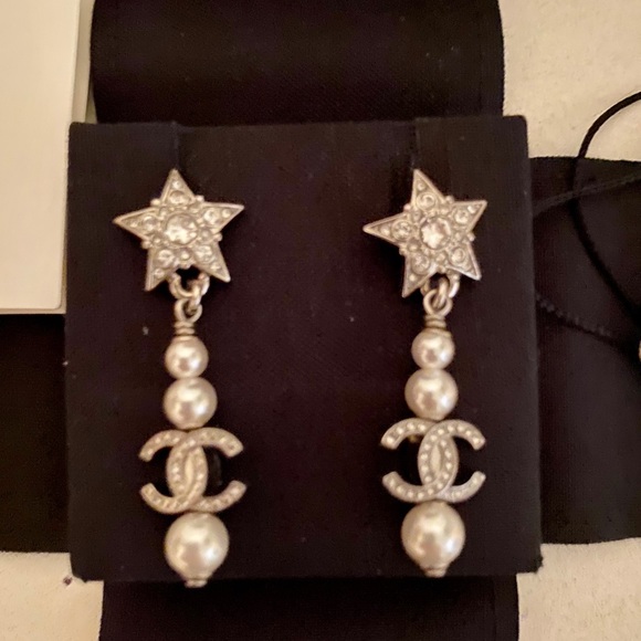 CHANEL Jewelry - New 20P Chanel Pearl and crystal drop earrings